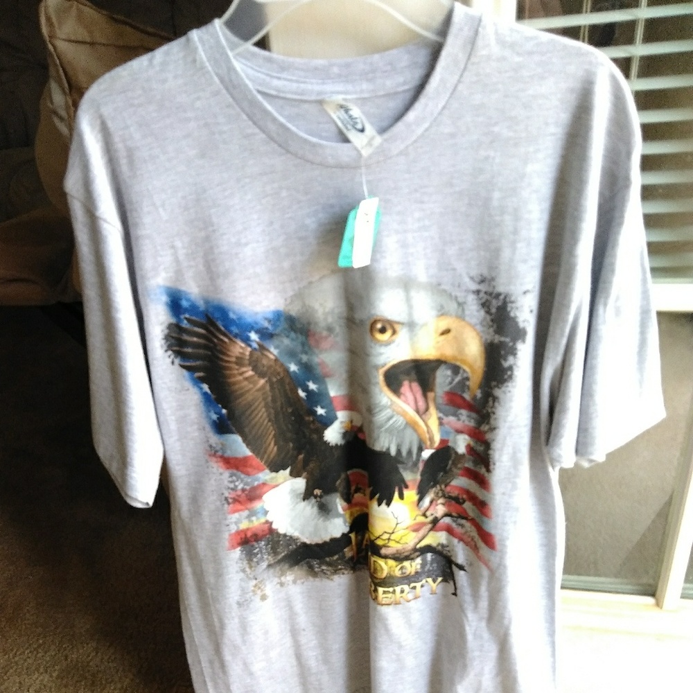 2/10🛍👕 💲Whale Switcher T-Shirt